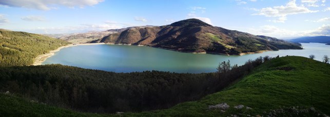 Occhito lake and the surrounding landscape