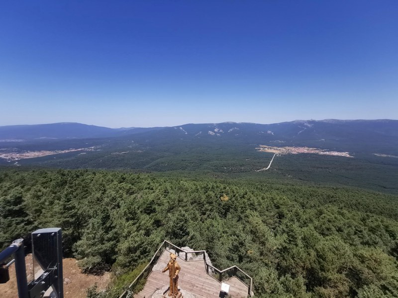 “Cabeza Alta” Firetower lookoutpoint at peak and Urbión Sierra, Soria